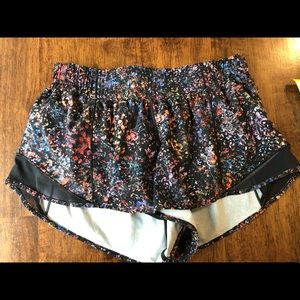 Lululemon size 6 hotty hot shorts